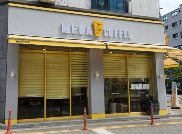 풀오토 메가커피 창업비용 2억초반 인수가능하네요 매장 전경