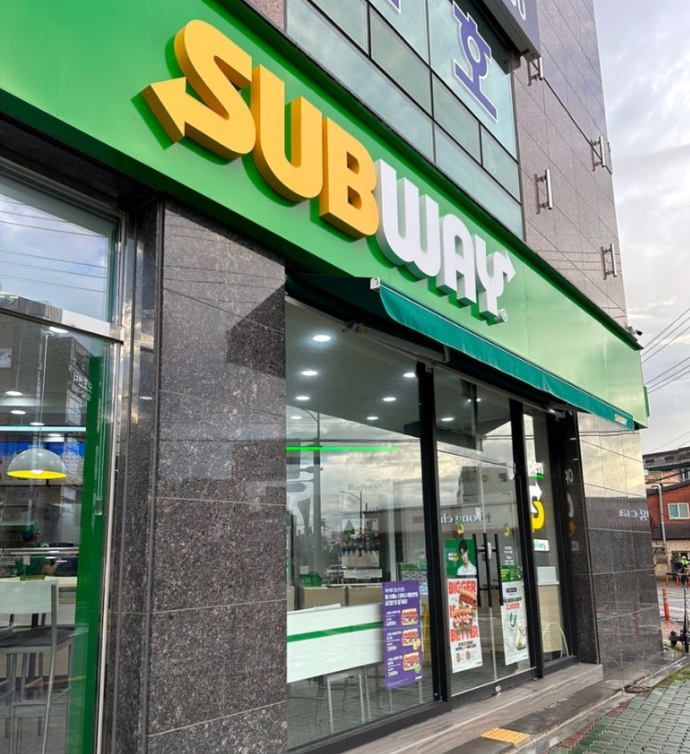 최신형 서브웨이창업 카페형 가맹점 양도양수 매장 전경